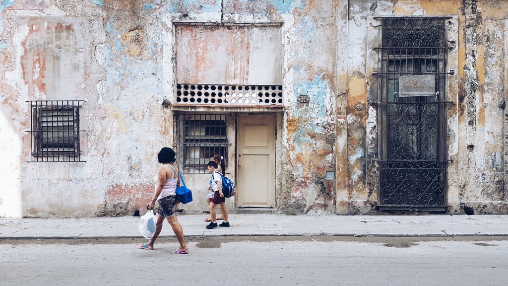 Streets and colors of La Habana Vieja