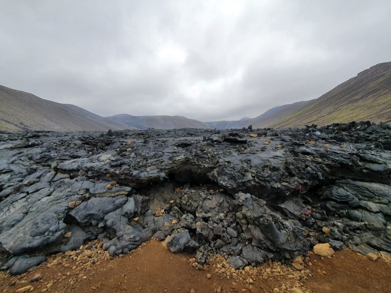 Iceland 2021: Hike to the Geldingadalur Volcano